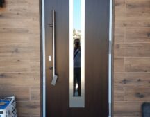 входная дверь Hormann Thermo65 Decograin Ночной дуб мотив 750f с прозрачным стеклом