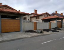 ворота секционные Алютех L гофр Золотой дуб с высоким монтажем 2
