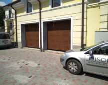 ворота секционные Хьорман М гофр Decograin Dark Oak 2750х2500